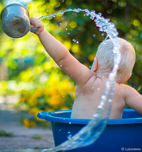 Bébé : deux bains par semaine